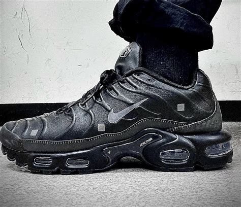 nike tn acw black